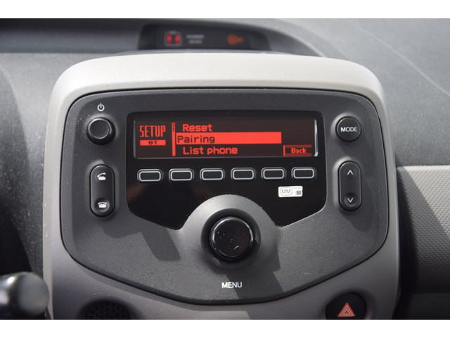 Peugeot 108 1.0e-VTi Active Premium Airco/Mistlampen/Bluetooth Peugeot 108 1.0e-VTi Active Premium Airco/Mistlampen/Bluetooth