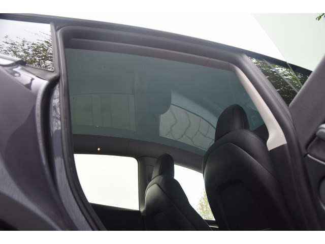 Tesla Model Y Long Range AWD 75kWh Pano/Leer/AutoPilot/BTW Auto Tesla Model Y Long Range AWD 75kWh Pano/Leer/AutoPilot/BTW Auto