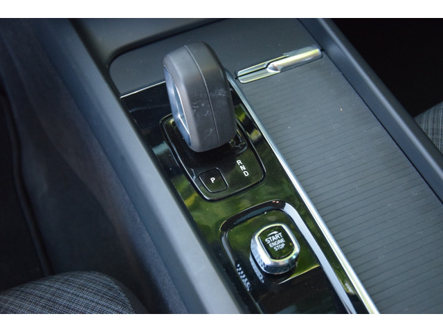 Volvo XC60 T6 Recharge AWD Business Pro Pano/H&K/Camera Volvo XC60 T6 Recharge AWD Business Pro Pano/H&K/Camera
